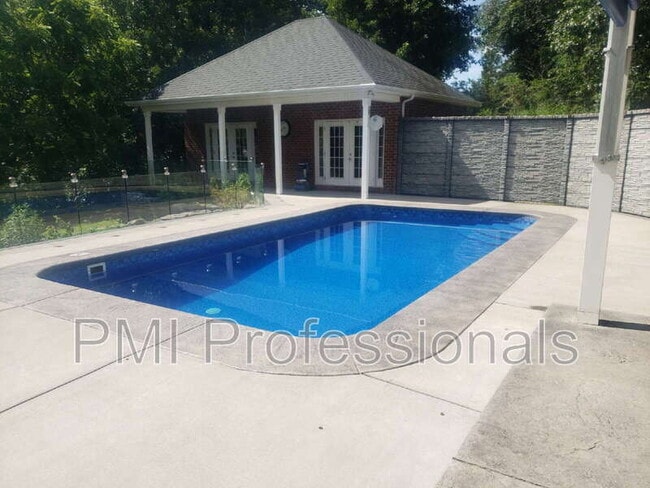 Building Photo - 1205 Cascade Falls Dr