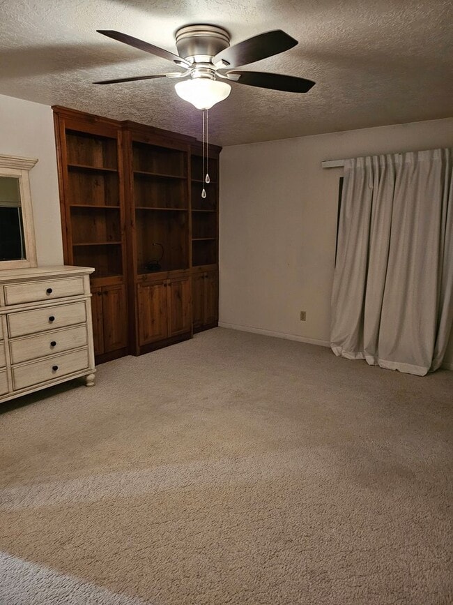 Building Photo - 837 W 30 S St