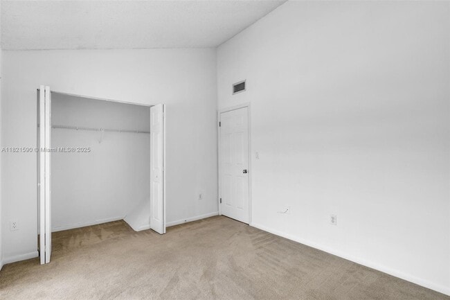 Building Photo - 10202 SW 77th Ct
