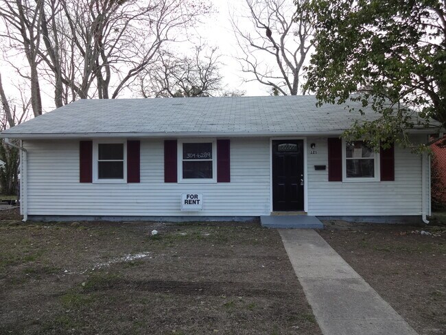 Building Photo - 121 Fox Hill Rd