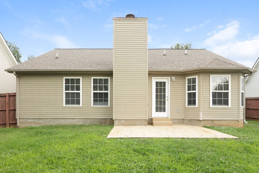 Building Photo - 7551 W Winchester Dr