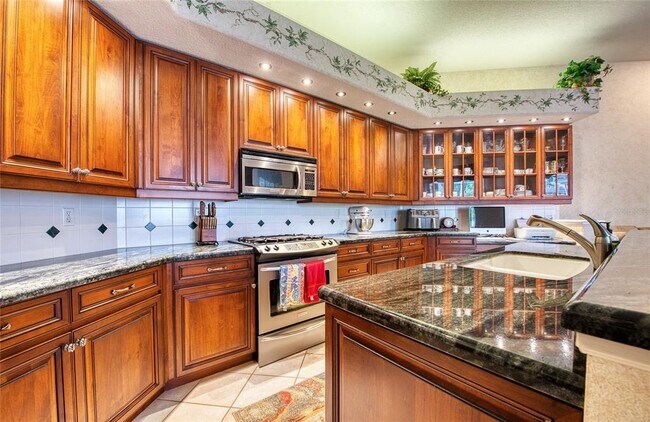 Building Photo - 8736 54th Ave E