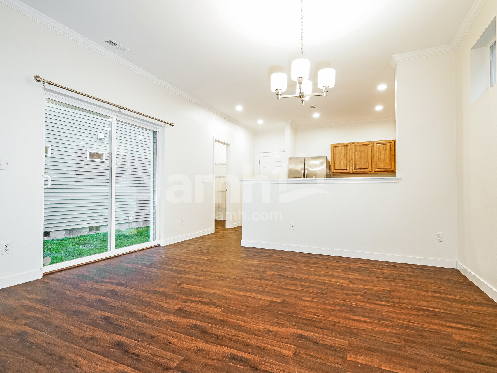 Building Photo - 4300 Edgewater Blvd NE