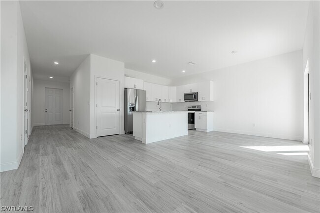 Building Photo - 7016 Hero Cir