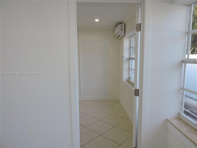 Building Photo - 551 E 39th St