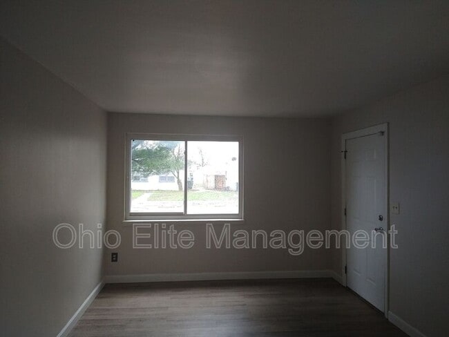 Building Photo - 1050 Republic Ave