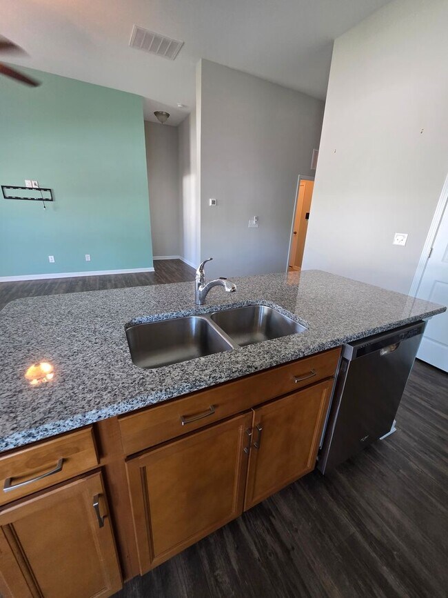 Building Photo - Coming Soon! 3 Bedroom Single Family Home