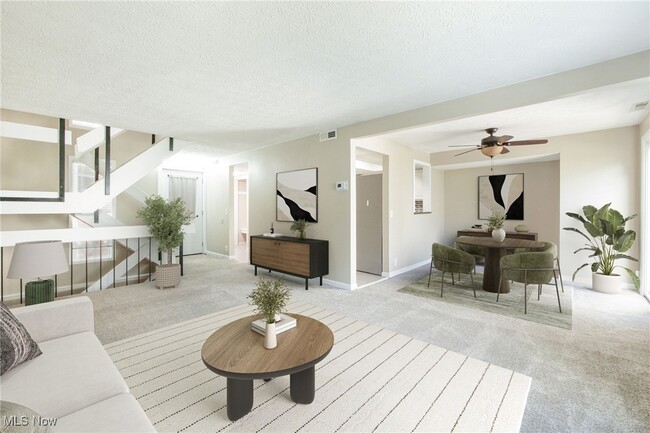 Building Photo - 267 Deepwood Dr