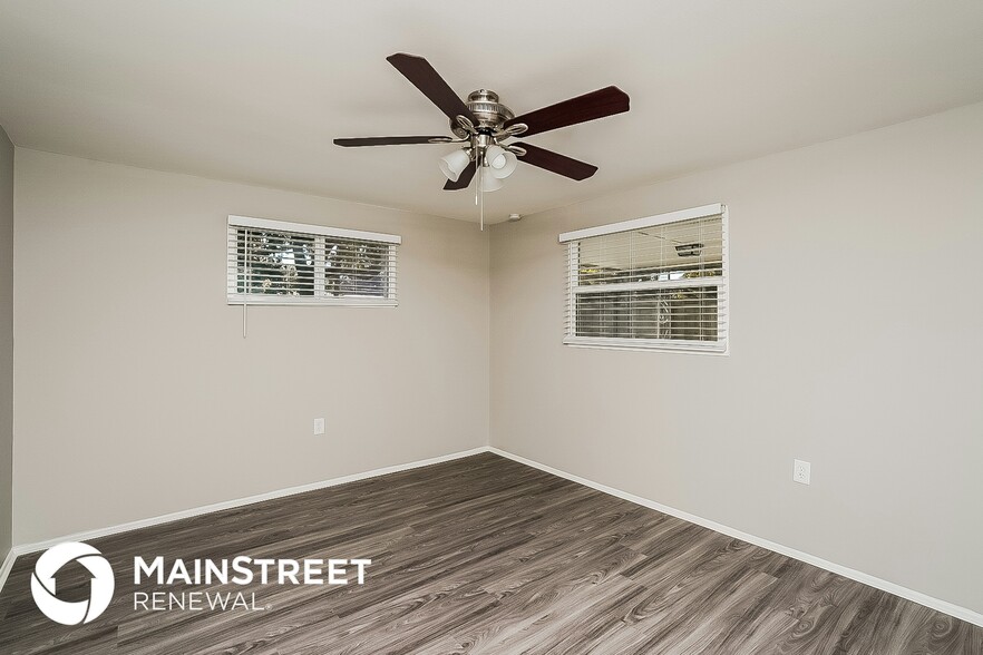 Building Photo - 10246 108th Ave N