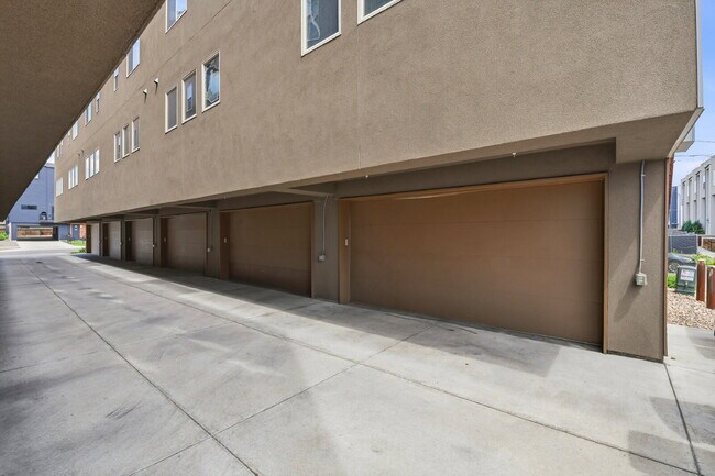 Building Photo - $2,890.95, 2-bed, 2.5-bath, located in Denver with a rooftop terrace.