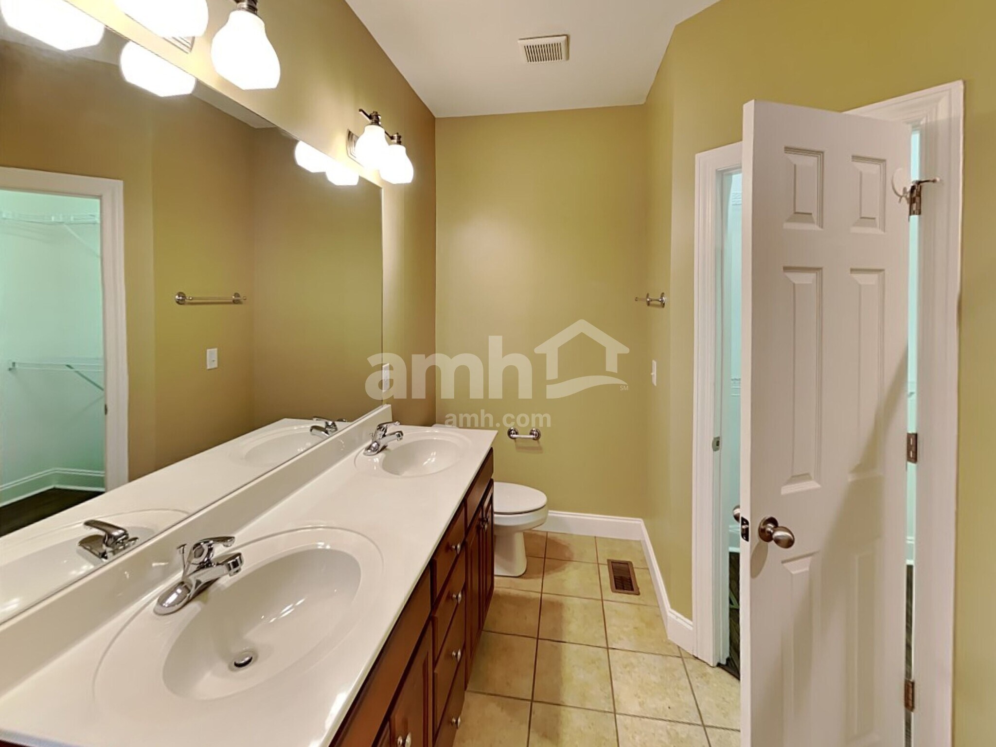 Building Photo - 519 Agate Dr