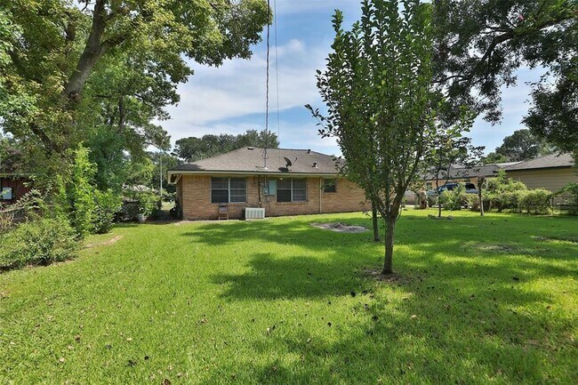 Building Photo - 10306 Oboe Dr