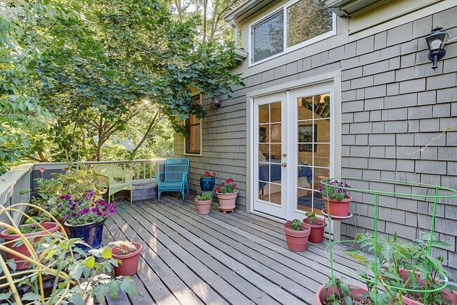Building Photo - Quintessential Boulder Cottage in Mapleton...