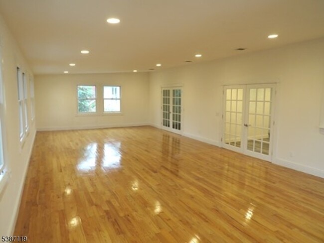 Building Photo - 84 Corabelle Ave