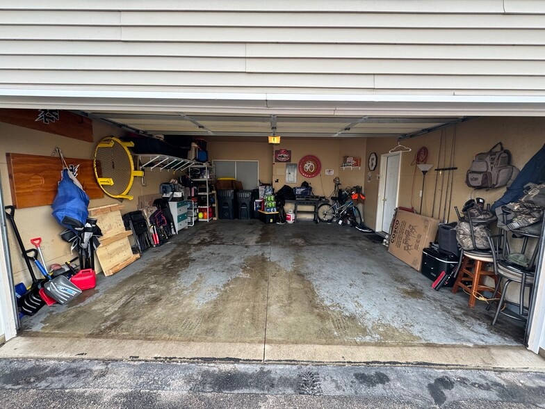 Garage - 2156 Willow Trail