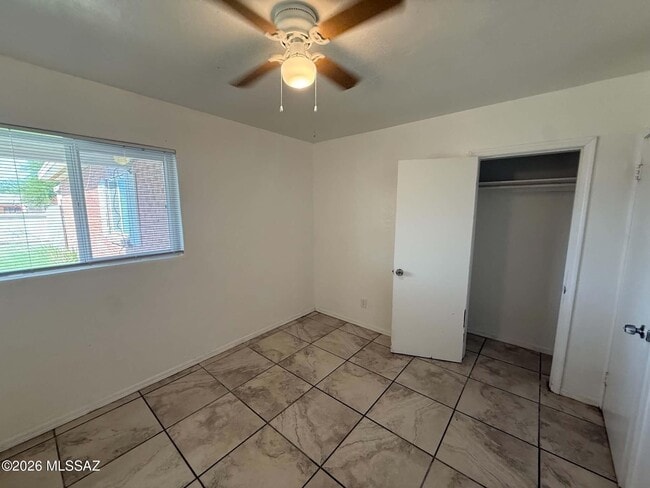 Building Photo - 4634 E Montecito St