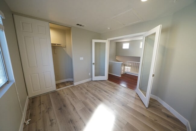 Building Photo - SHOWINGS AVAILABLE NOW