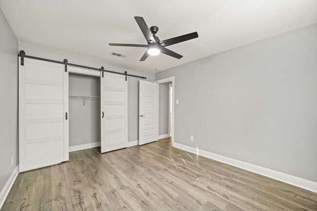 Building Photo - 5001 Canella Dr