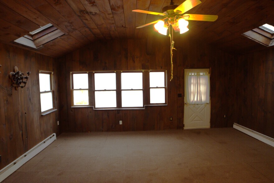 Building Photo - 393 Patton Ave