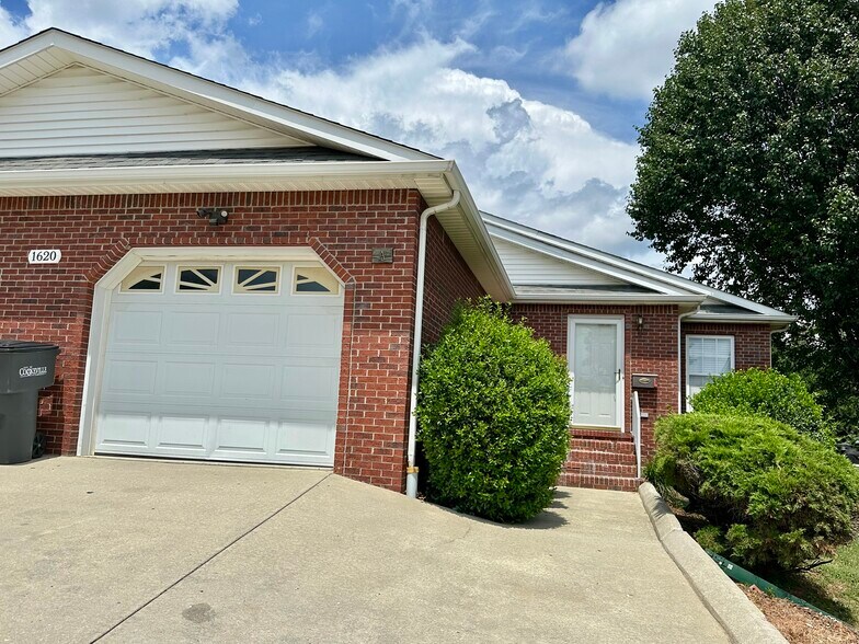 1620 Ridgecrest A - 1620 Ridgecrest Dr