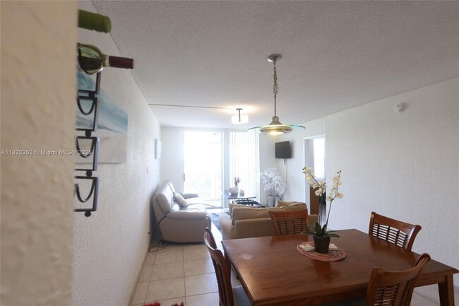 Building Photo - 1391 S Ocean Blvd