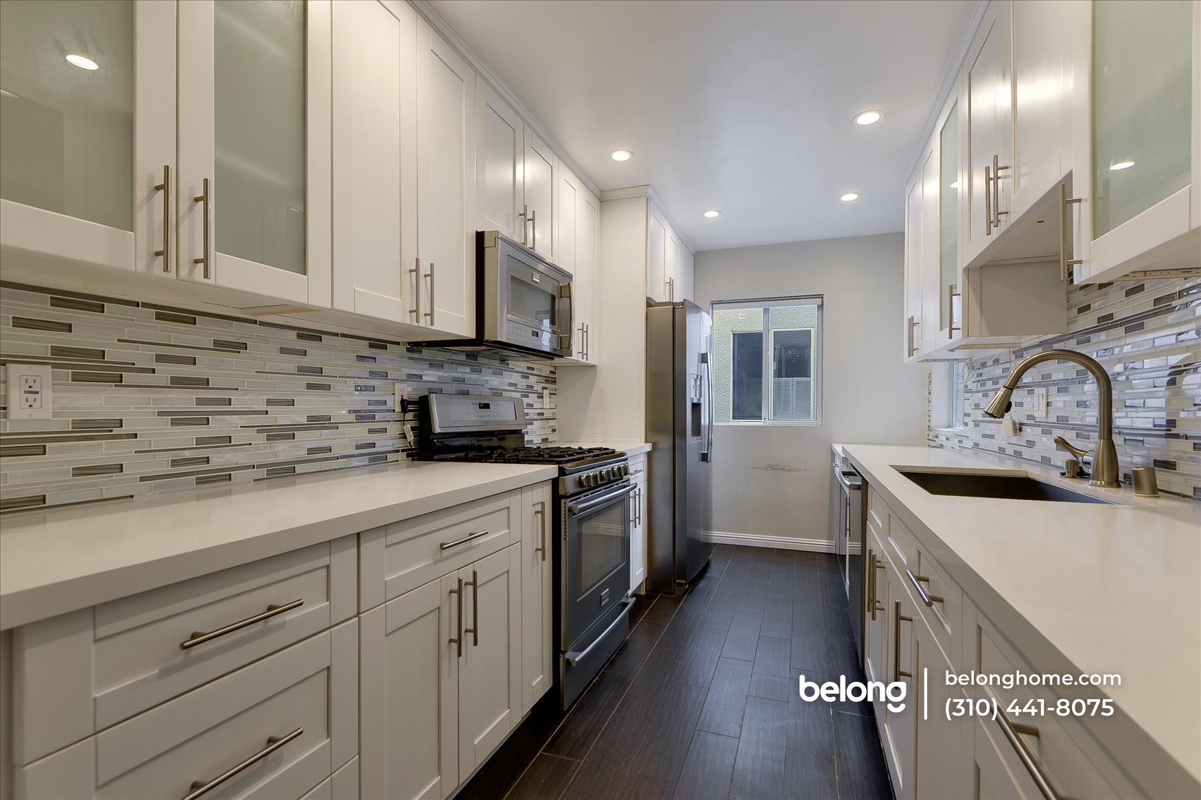 Building Photo - 2223 S Bentley Ave