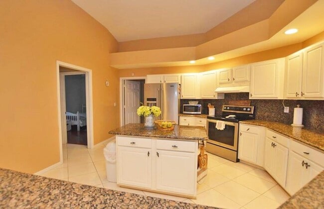 Building Photo - ***MOTIVATED LANDLORD***WONDERFUL ANNUAL 3...