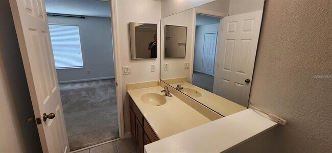 Building Photo - 536 Cresting Oak Cir