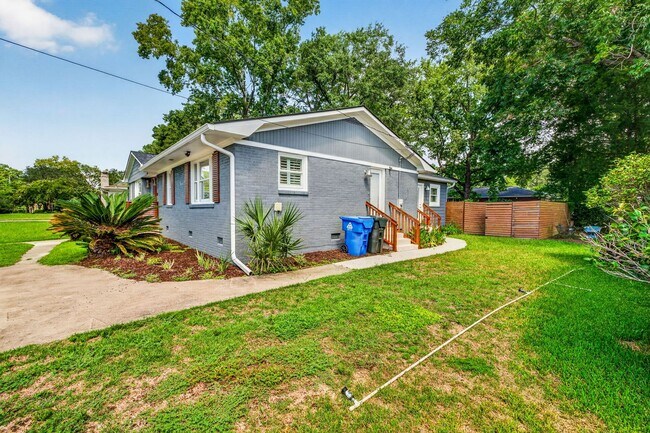 Building Photo - 1118 Browning Rd