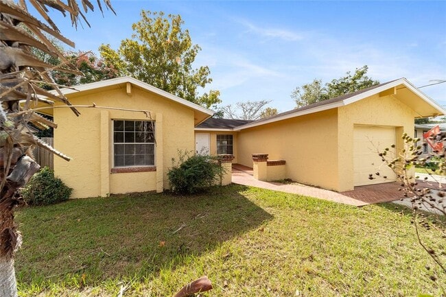 Building Photo - 1810 NE 29th Pl