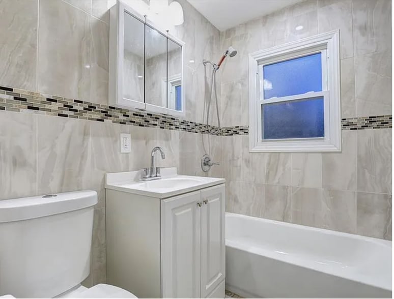 Building Photo - 5517 Willow Ave