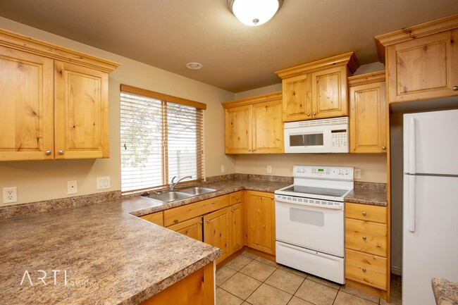 Building Photo - Move in Special 3 Bedroom 2.5 Bathroom In ...