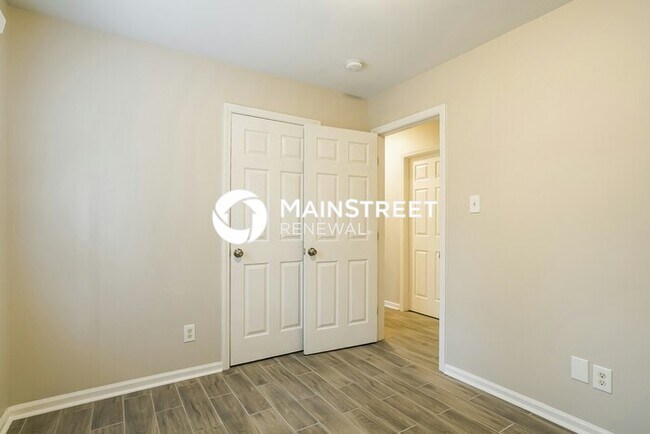 Building Photo - 3 Bedroom Pet-Friendly Home in KNIGHTDALE,...