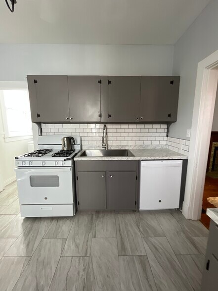 Building Photo - 214 Arlington Ave