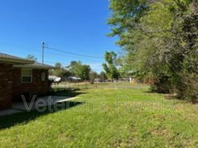 Building Photo - 206 N Wilson Blvd