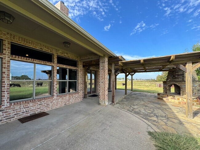 Building Photo - 1559 E Blackjack Rd E