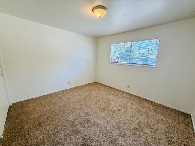 Building Photo - 203 W Benjamin Holt Dr
