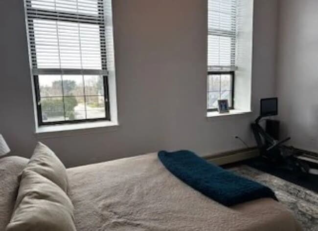Building Photo - 1 bed 1 bath unit in a historic mill build...