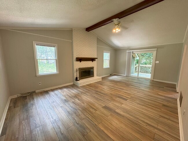 Building Photo - 285 High Meadow Dr