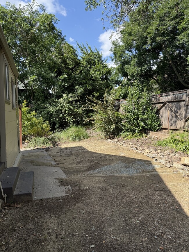 Building Photo - 116 S Arroyo Seco St