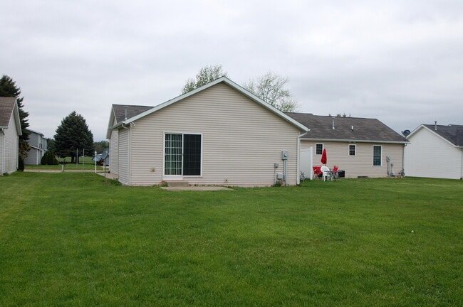 Building Photo - Nice 2-Bedroom Duplex on Tanglewood Drive in Goshen