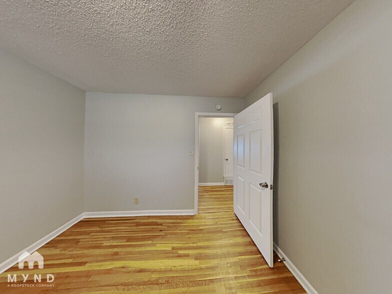 Building Photo - 561 McElroy Rd