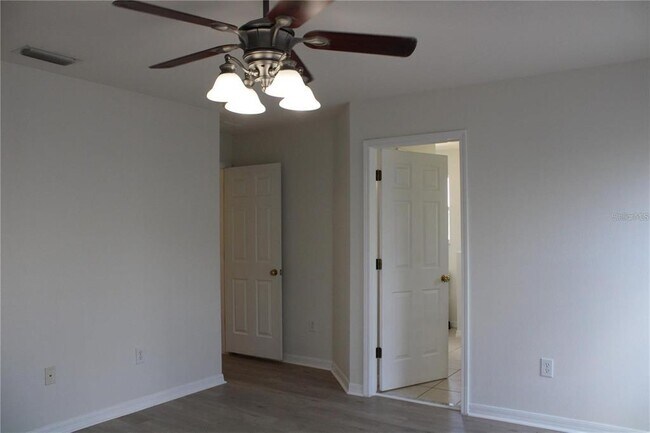 Building Photo - 7840 Carriage Pointe Dr