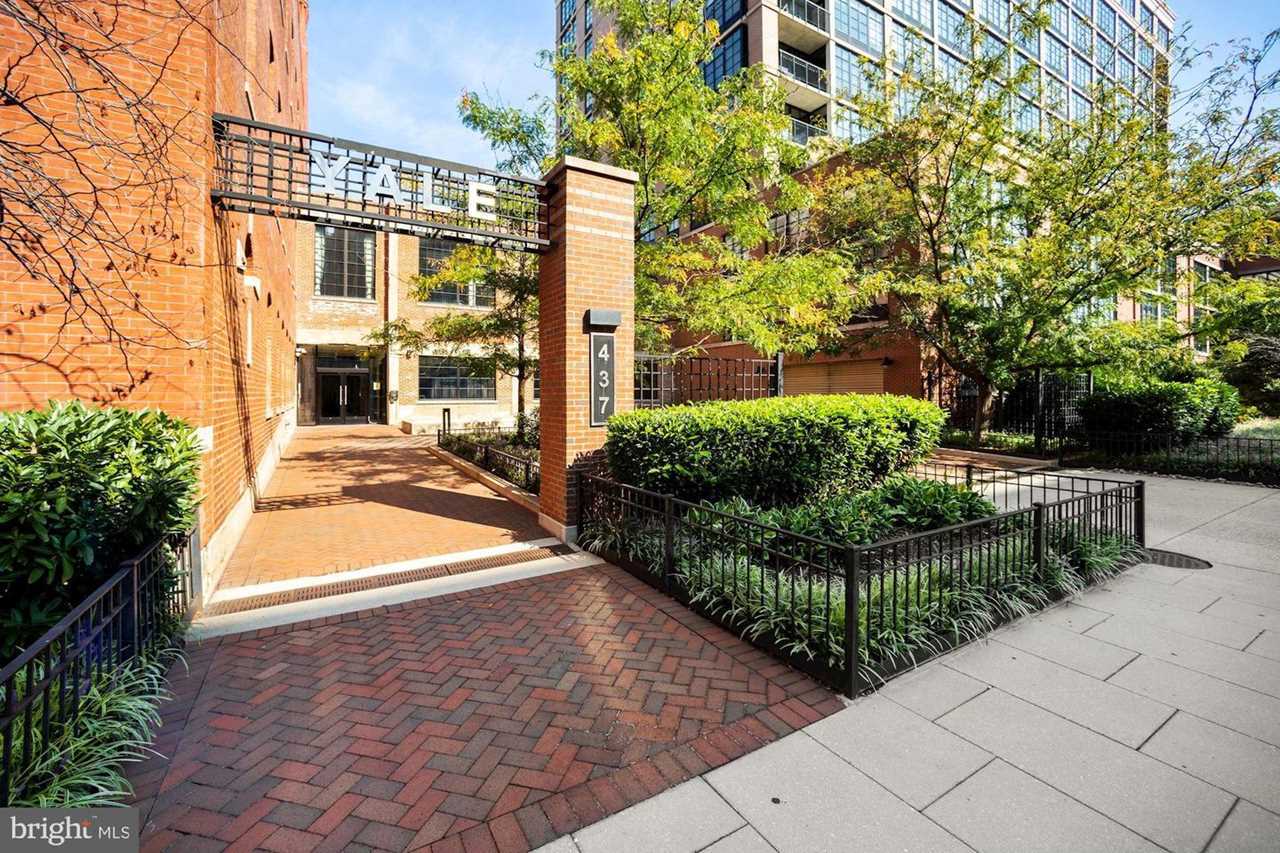 Entrance - 437 New York Ave NW