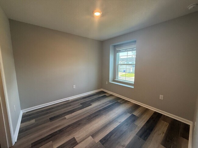 Building Photo - Charming 2-Story Townhome for Rent