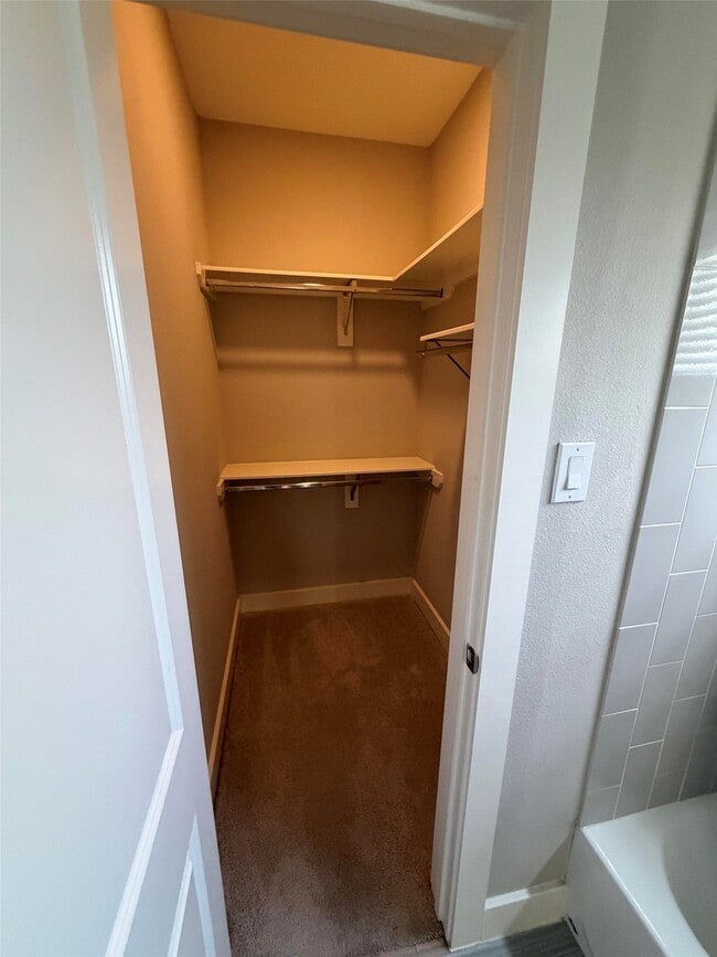 Building Photo - 10806 Warwana Rd