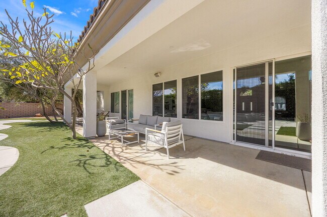 Building Photo - 49392 Hohokam River St