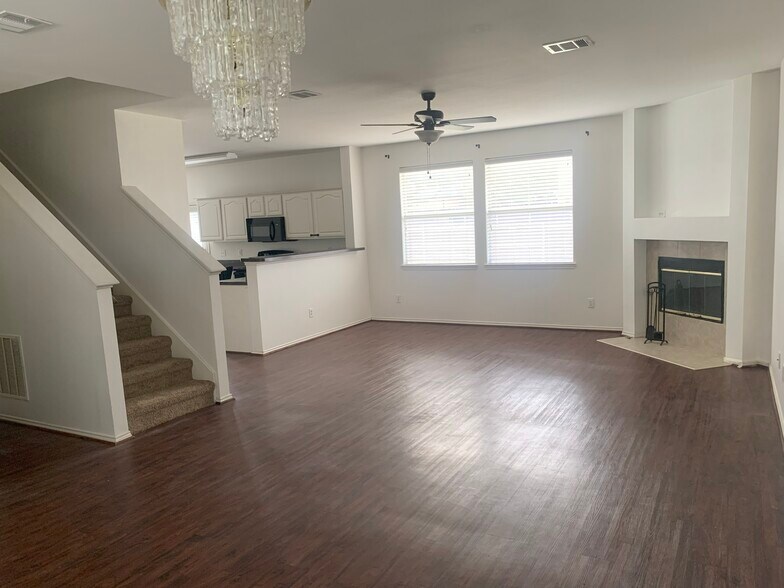 Building Photo - 3204 Paradise Valley Dr