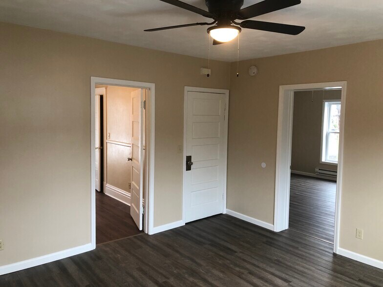 Living room - 2124 Cherry St