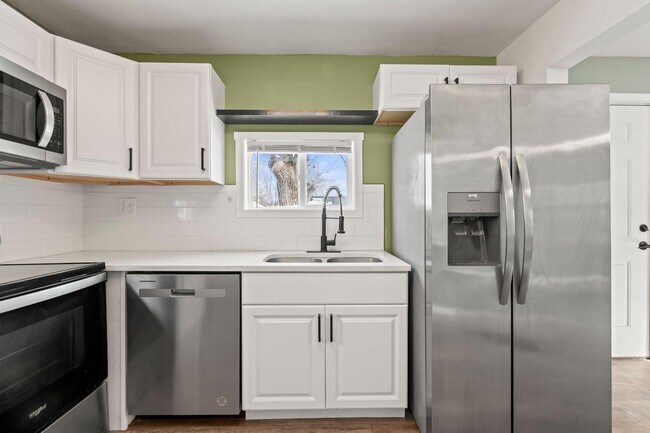 Building Photo - 1914 N Euclid Ave